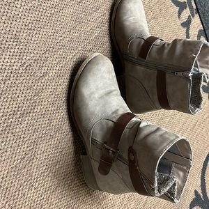 Maurice’s Boots